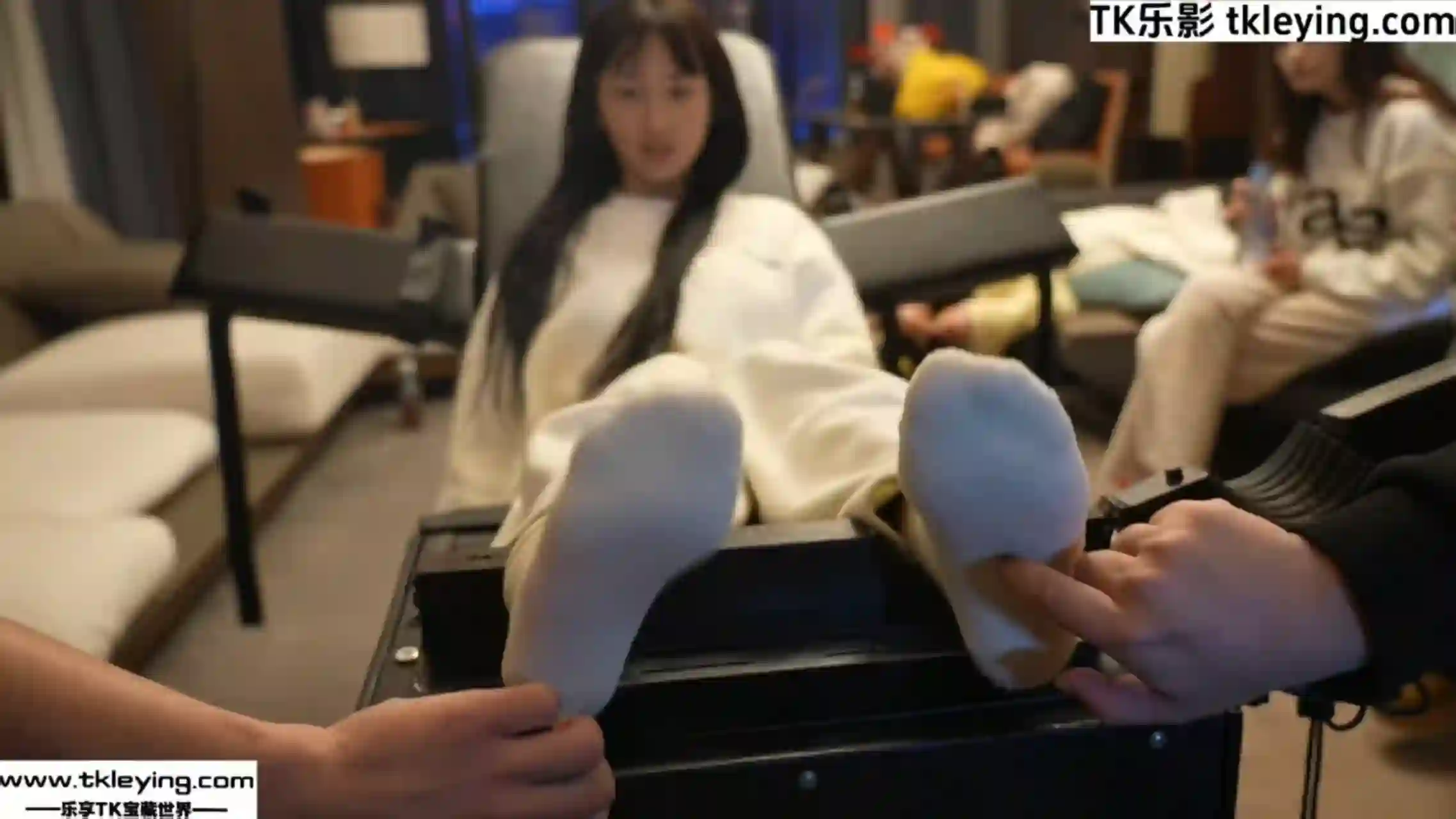 【推特大王】白袜精神小妹-TK乐影